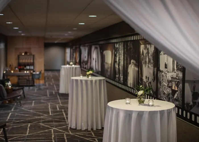 Hotel Renaissance Minneapolis 4*