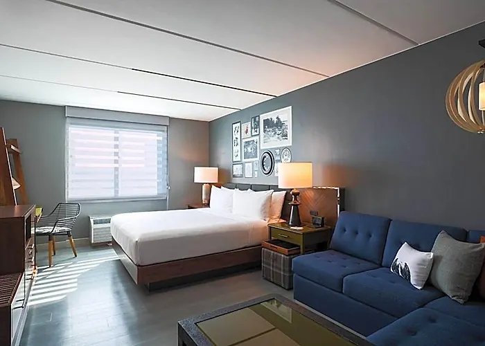 Hotel Renaissance Minneapolis 4*