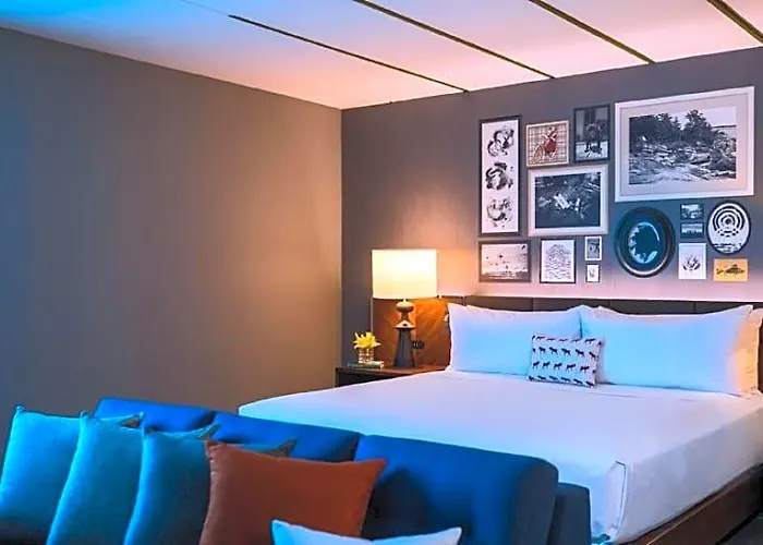 Renaissance Minneapolis Hotel